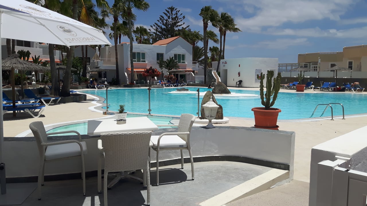 Pool Bahia Calma Beach