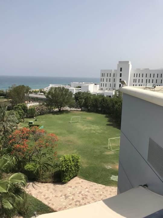 Ausblick Hotel Le Meridien Al Aqah Beach Resort