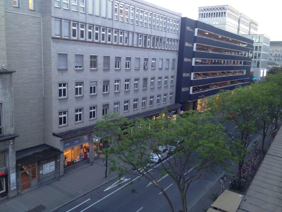 Blick nach rechts Steigenberger Hotel Graf Zeppelin