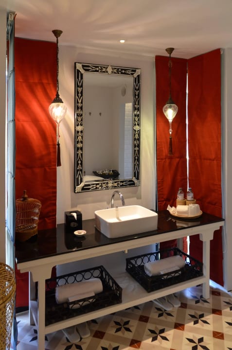 Bad Hibiscus Grand Deluxe Moracea by Khao Lak Resort