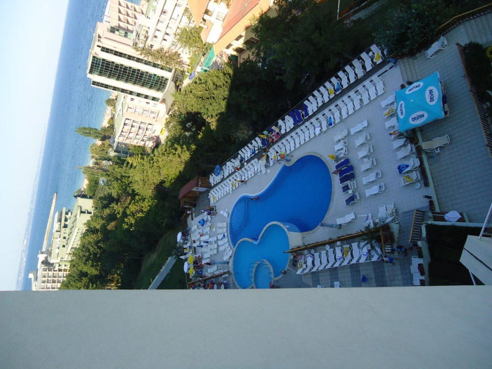 Zimmeraussicht auf den Pool Park Hotel Golden Beach