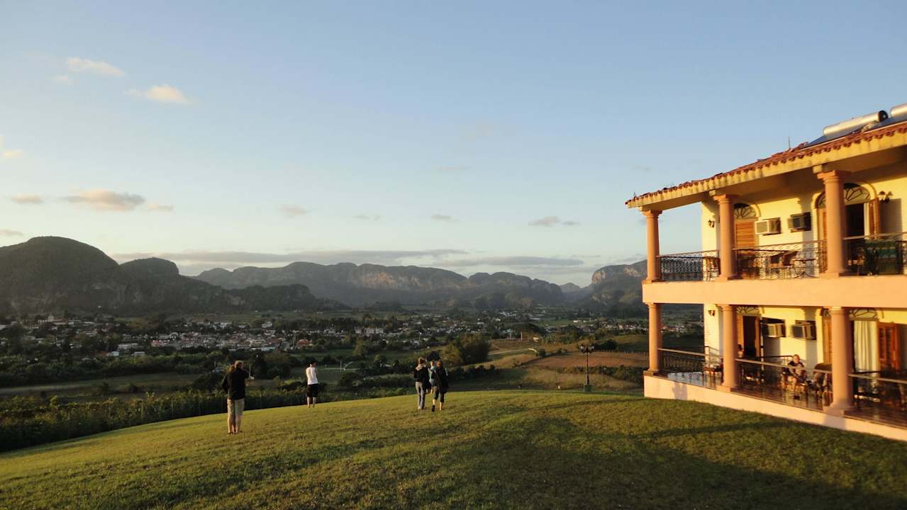 Hotel and resort grounds Hotel Horizontes La Ermita