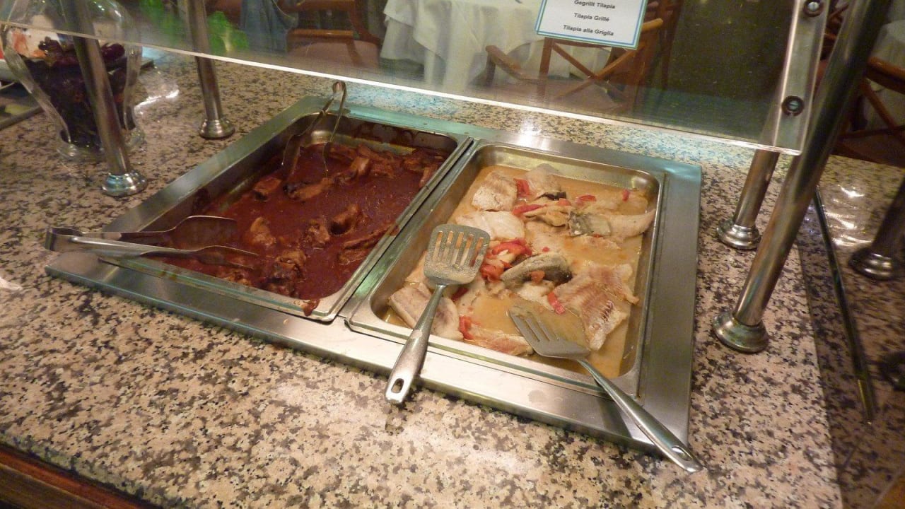 Lauwarm mit Pelle auf der Sauce THB Maria Isabel - Adults only