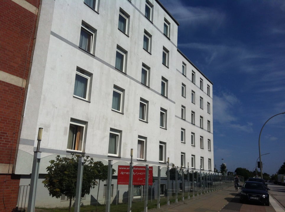Hotelfassade PLAZA INN Hamburg Moorfleet