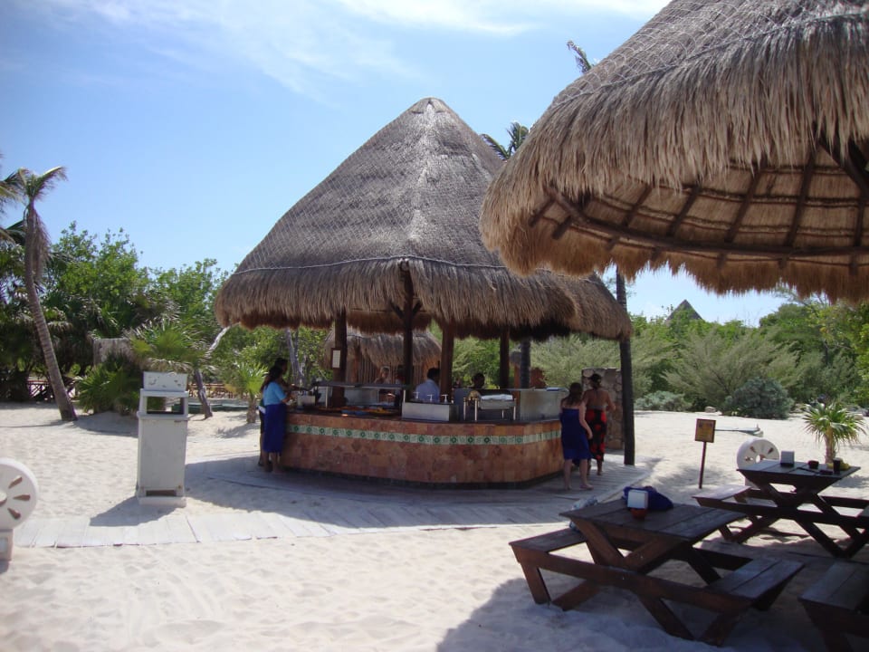 Buffet am Strand Iberostar Selection Paraiso Maya Suites