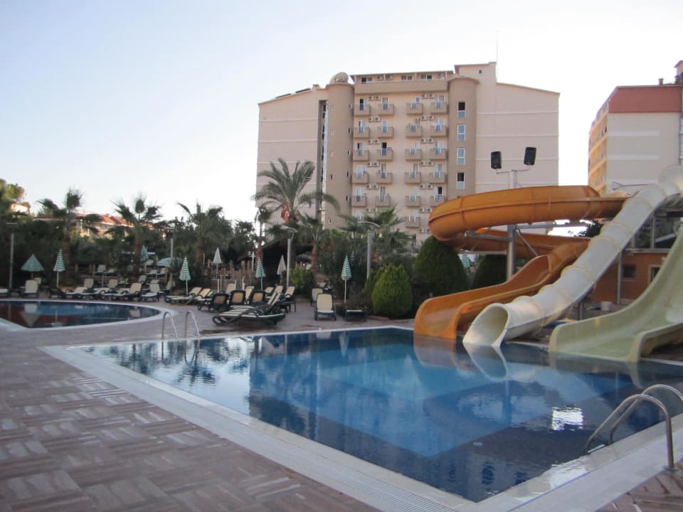 Wasserrutschen und Kinderbecken My Home Resort