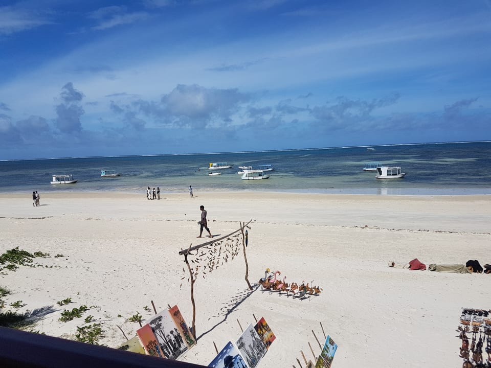 Strand Travellers Beach Hotel & Club