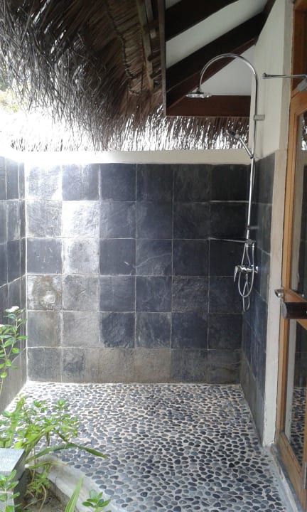 Outdoordusche Kuramathi Maldives