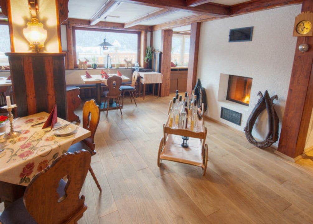 Gemütlicher Ofen im Restaurant Heizmannshof Hotel & Restaurant