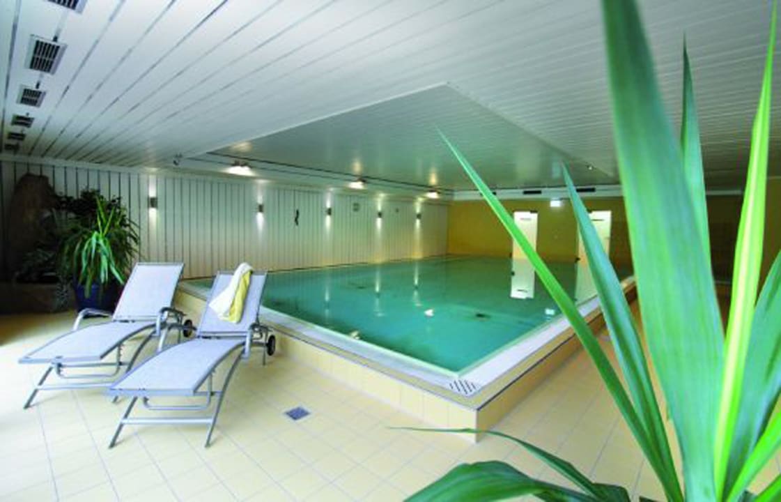 Pool Schloss Kirchham Appartement- & Wellnessanlage