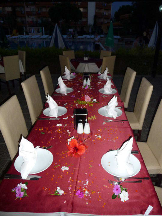 Geburtstagstisch Club Turtas Beach Hotel