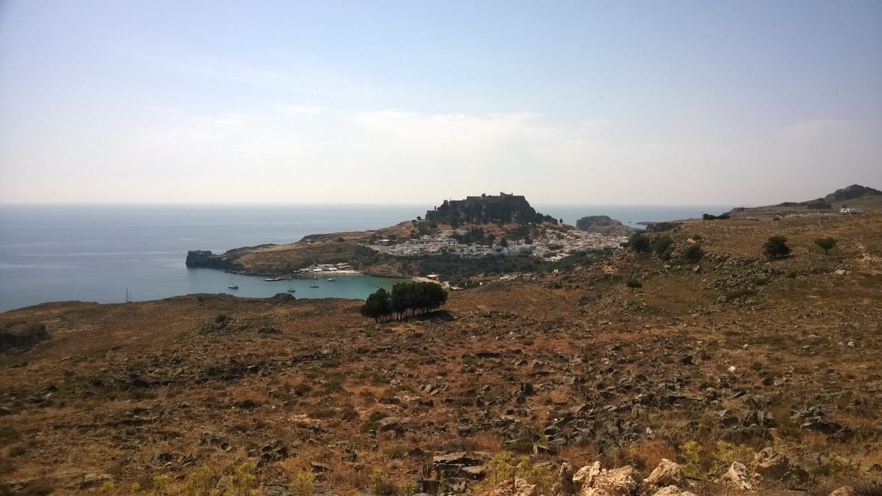 Blick auf Lindos mit Akropolis Lindos Mare, Seaside Hotel