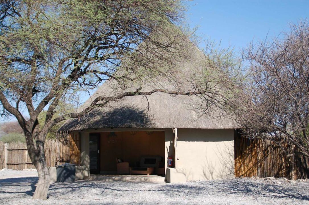 Unser Waterhole-Chalet Okaukuejo Camp