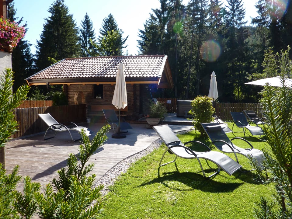 Neuer Whirlpool mit Liegefläche Hotel Wieslhof