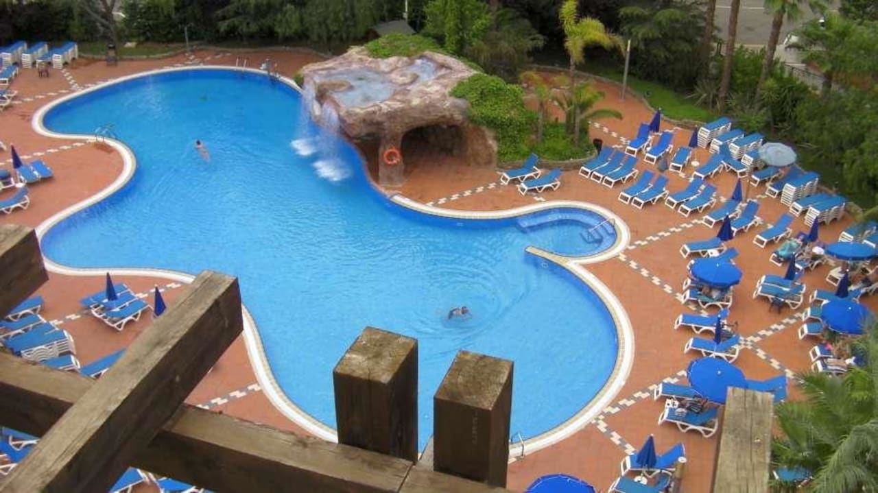 Pool H10 Salauris Palace