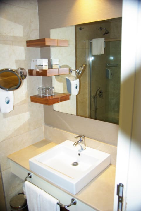 Zimmer Well Palace Side