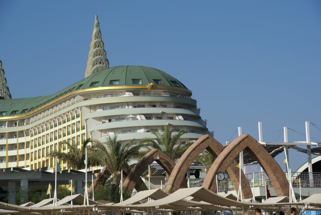 Hotel vom Strand aus gesehen Hotel Delphin Imperial