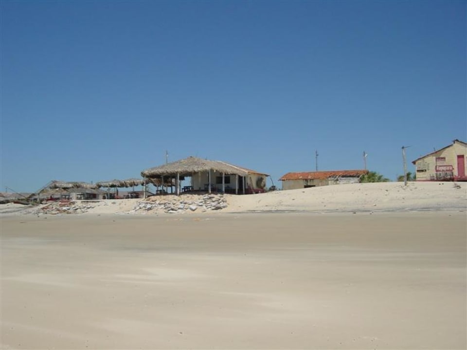 Baracken direkt vor Hotel Hotel Vila Jardim