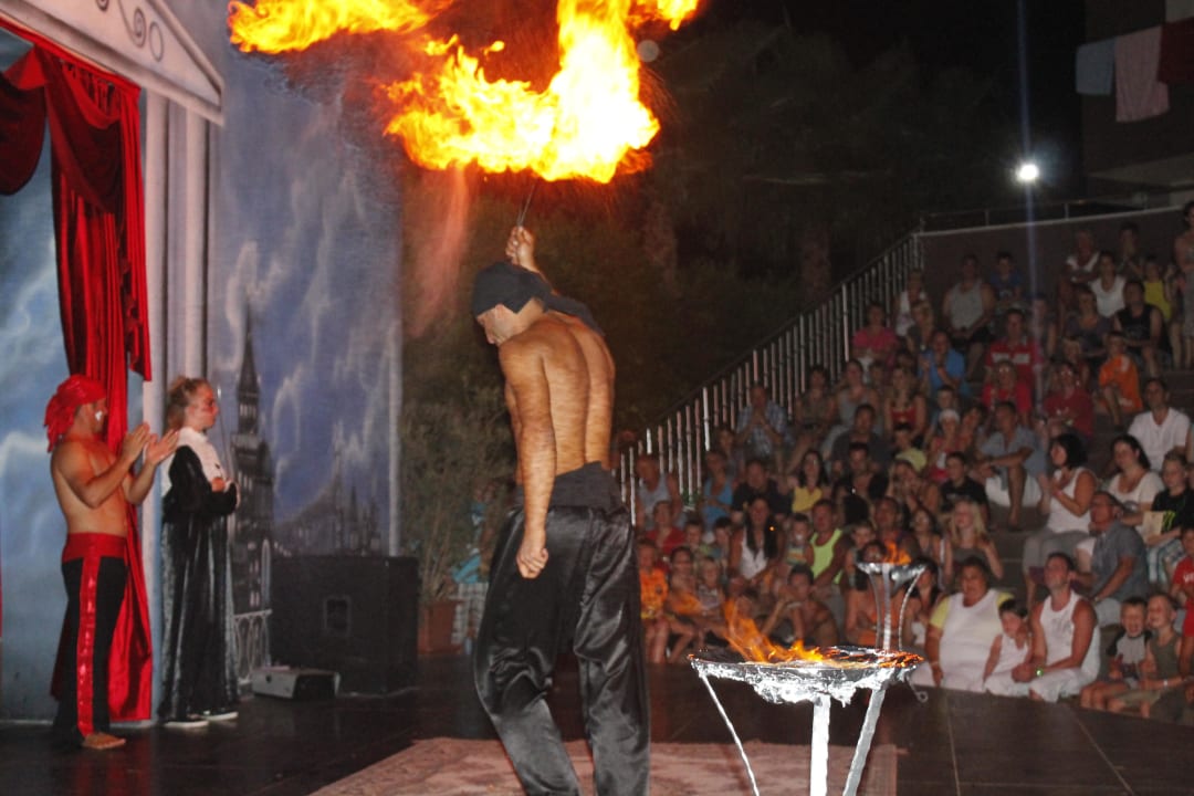 Fakirshow Hane Family Resort