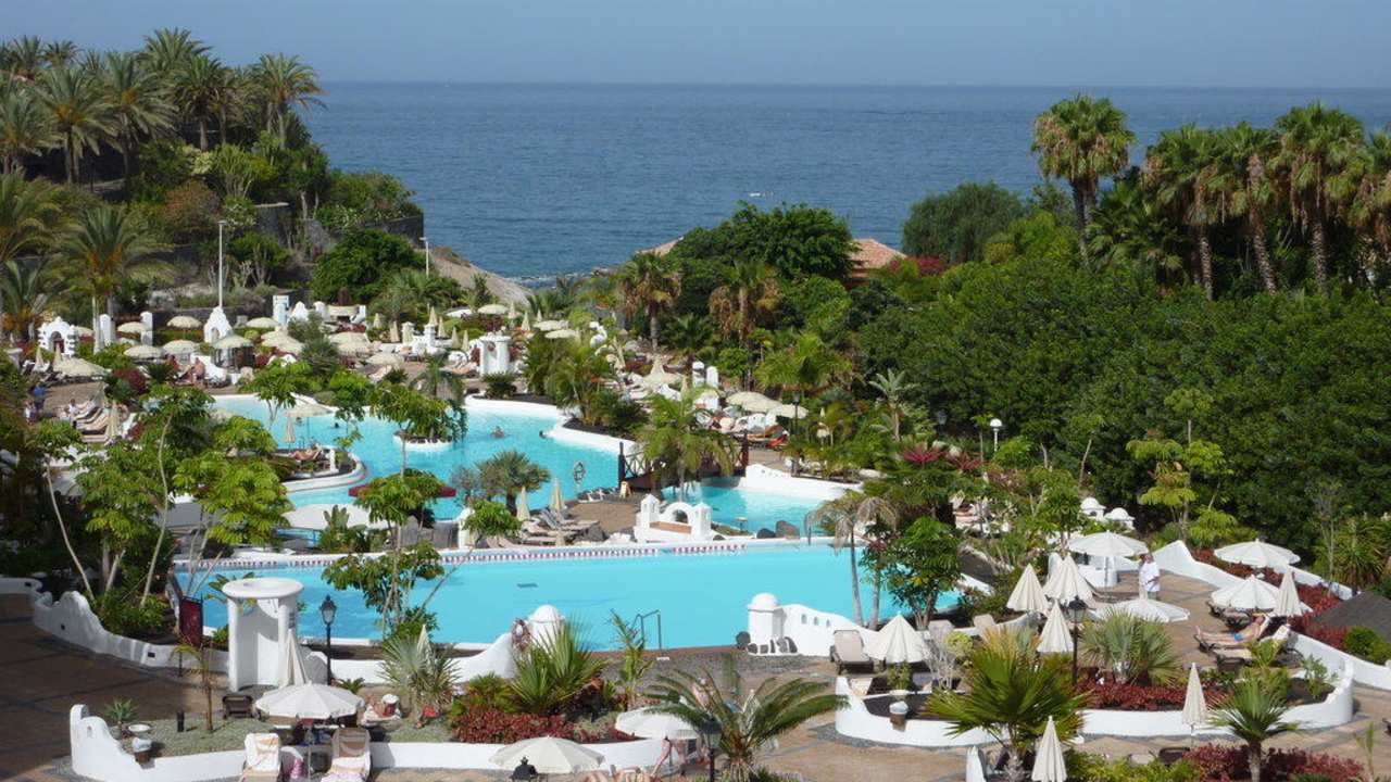 Blick über die Poolanlage Gran Tacande Wellness & Relax Costa Adeje