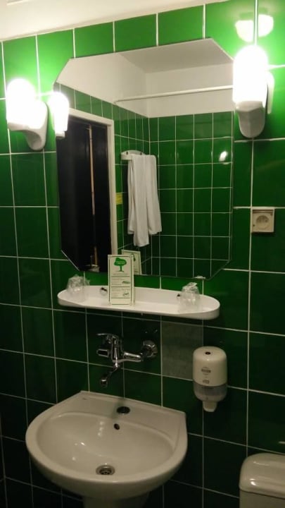 Zlew Sangate Hotel Airport