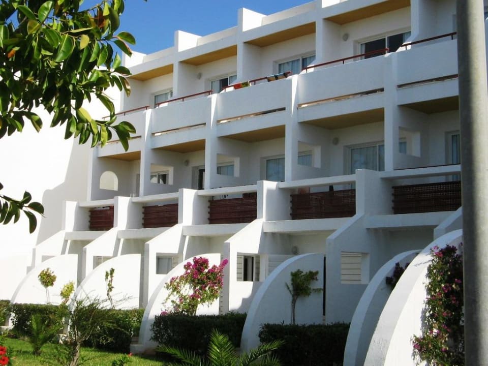 Die Hotelgebäude Grand Palladium White Island Resort & Spa