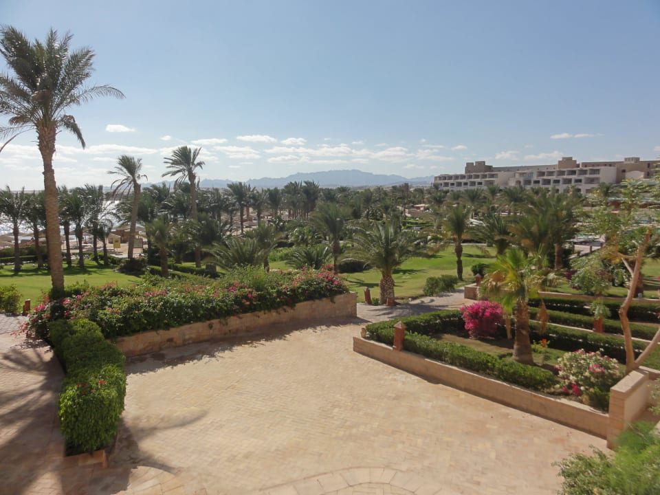 Nur ein Ausschnitt der Gartenanlage... Fort Arabesque Resort, Spa & Villas