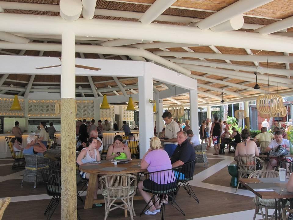 Poolbar H10 Las Palmeras