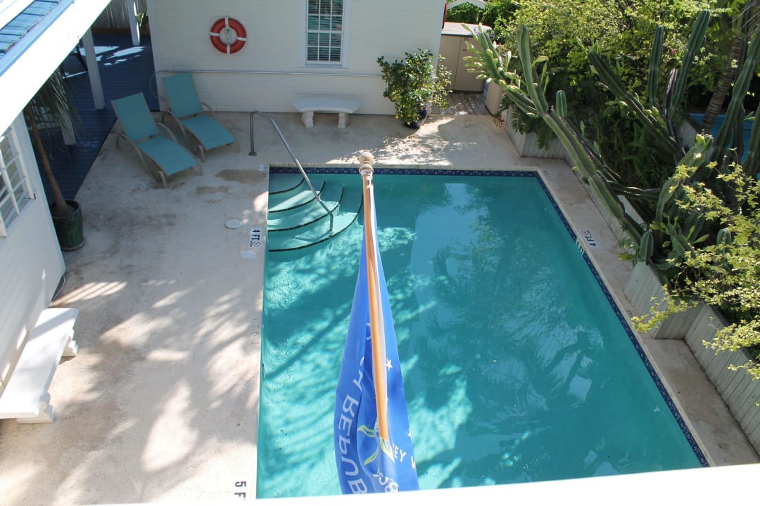 Blick runter zum Pool Hotel Azul Key West