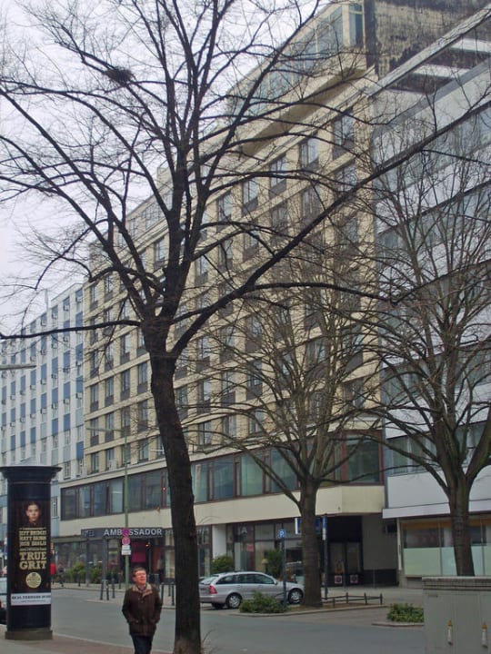 Die Straßenseite mit dem Haupteingang SORAT Hotel Berlin