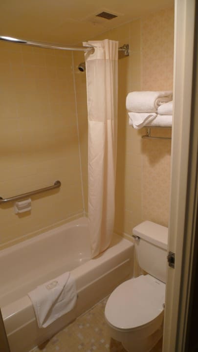Immerhin eine Badewanne Hotel Clarion Anaheim Resort