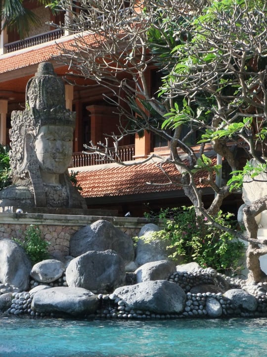 So schön eingebettet Puri Santrian