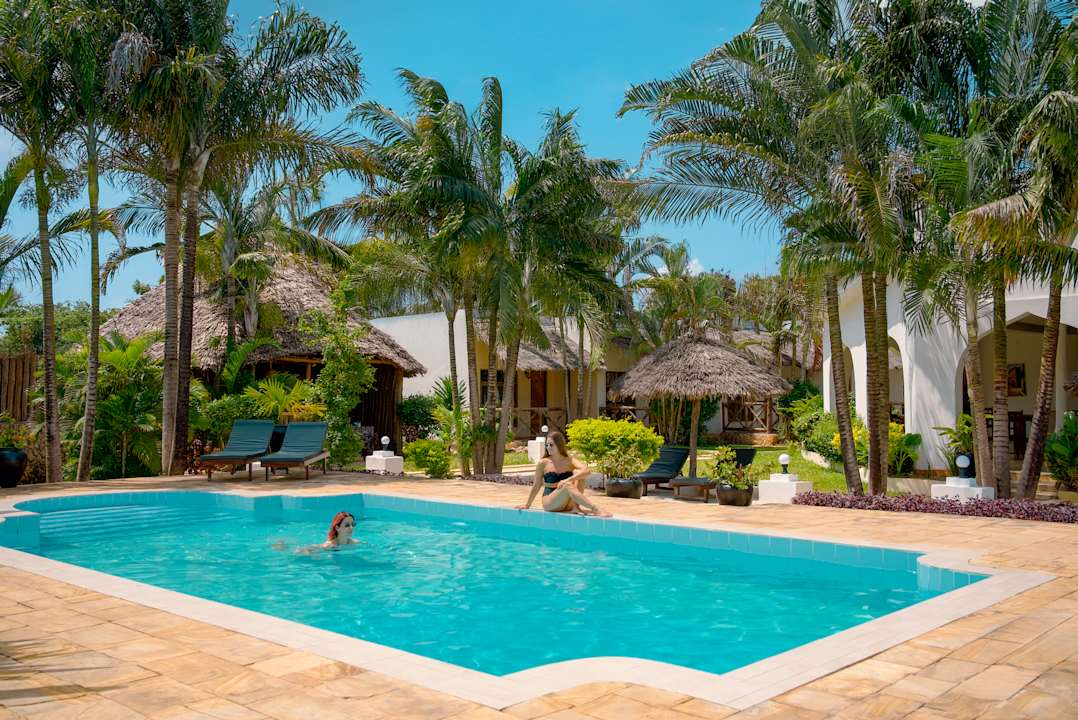 Pool AHG Hisia Nungwi Experience Hotel