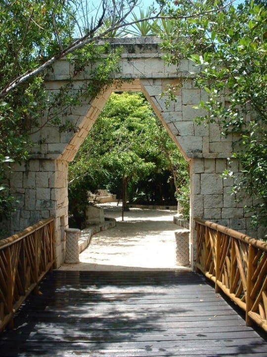 Die Brücke über den Mangrovenwald Catalonia Royal Tulum Beach & Spa Resort - Adults only