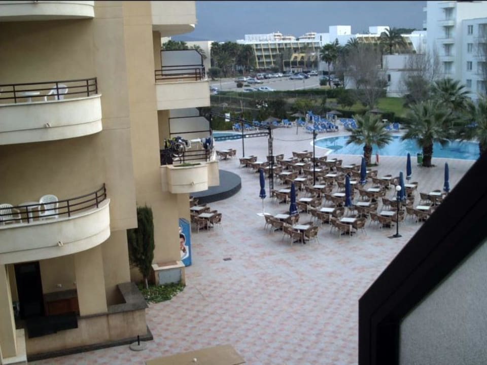 Blick zum Pool. allsun App.-Hotel Orient Beach