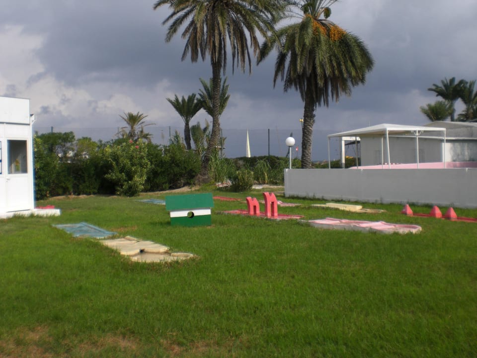 Minigolf Hotel El Mouradi Skanes Beach