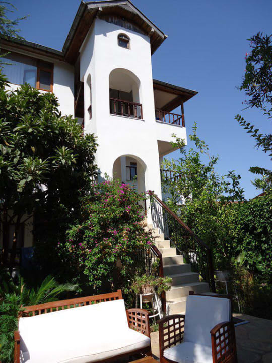 Ein Gebäude mit Zimmern Hotel Aida