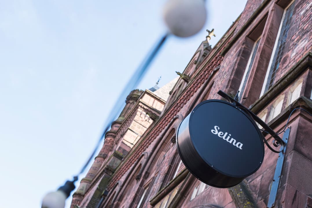 Sonstiges Selina Liverpool