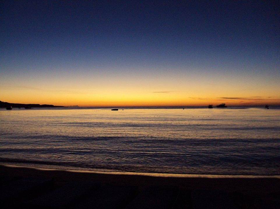 Sonnenaufgang vom Strand aus Ghazala Beach