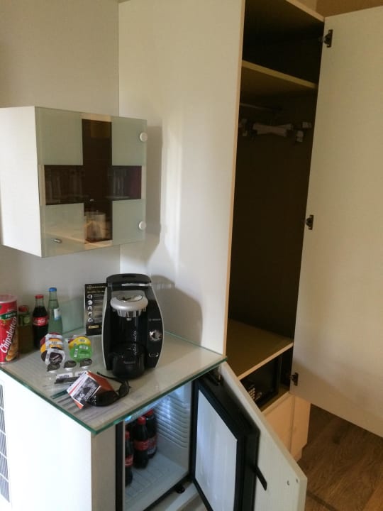 Minibar Safe und Schrank Hotel Indigo Berlin - Ku'damm