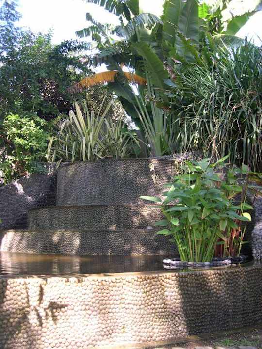 Wasserspiele im Garten Puri Santrian