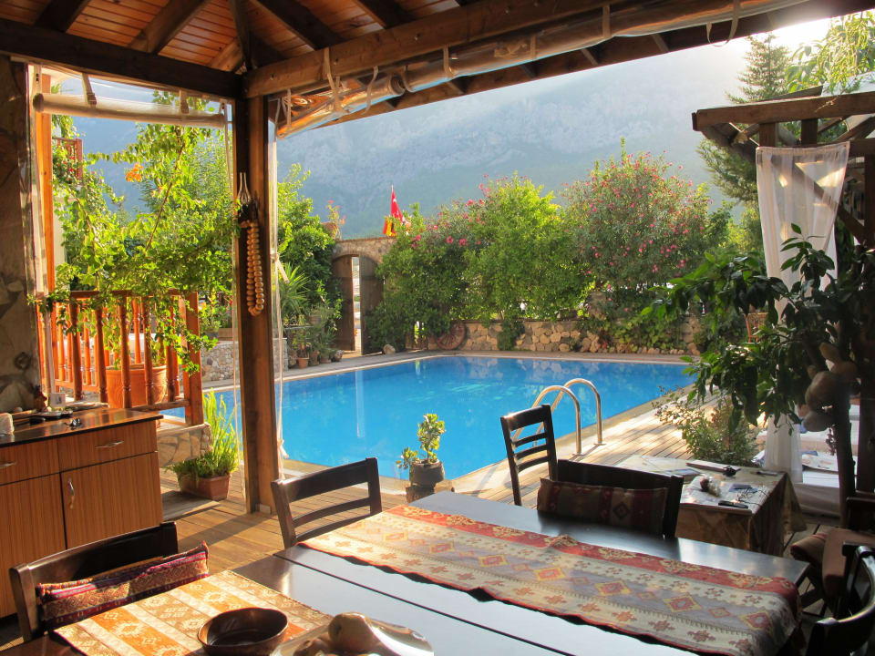 Pool side & bar Beydagi Konak Hotel