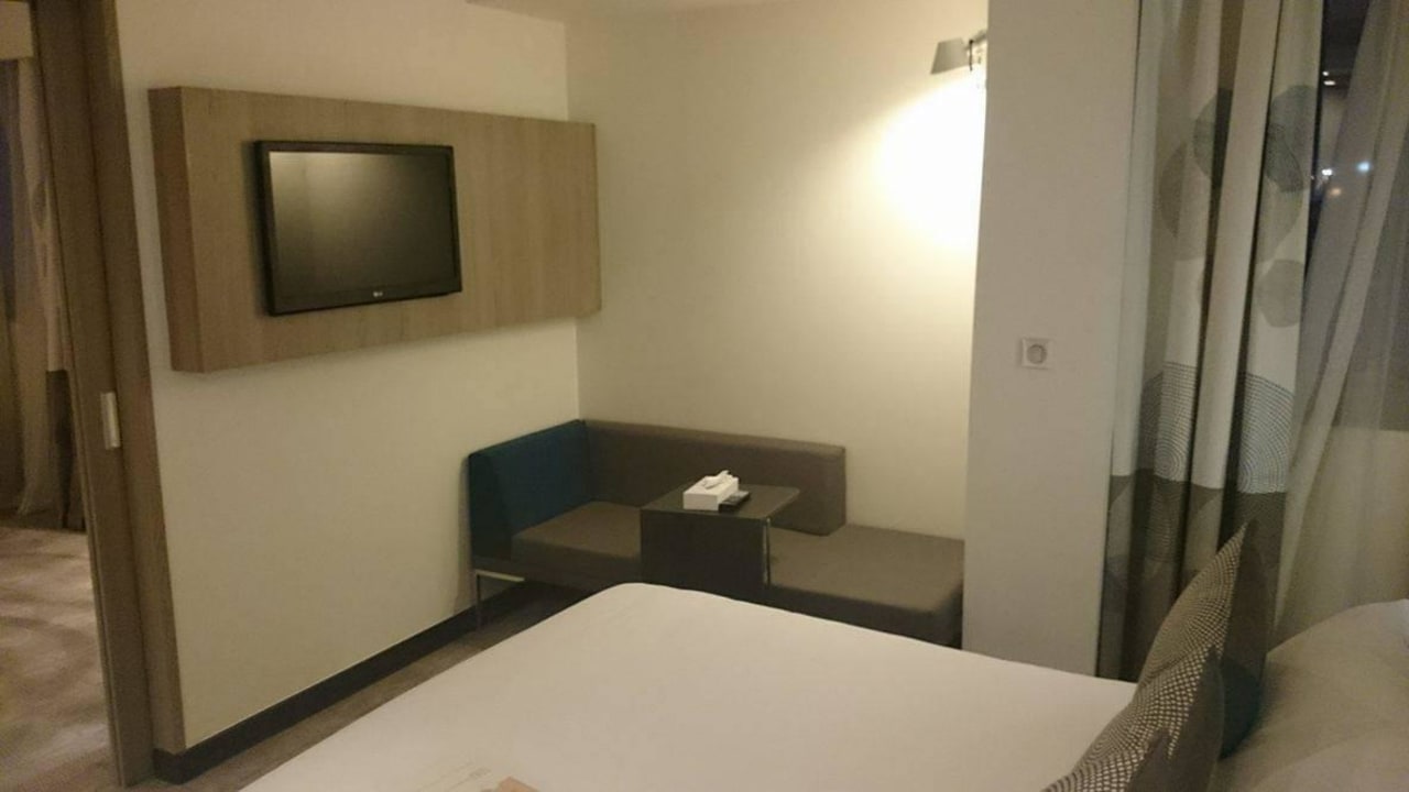 Sofa im Schlafzimmer Novotel Cairo Airport