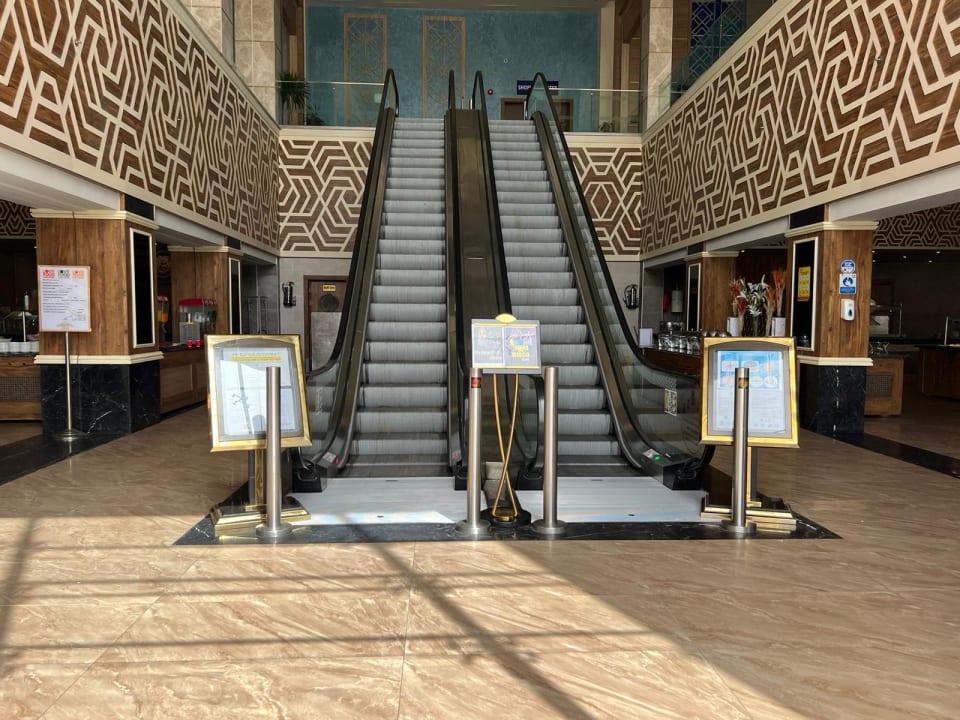 Lobby Titanic Royal