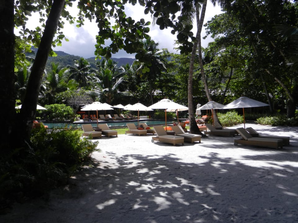 Pool bei Junior Suites Constance Ephelia