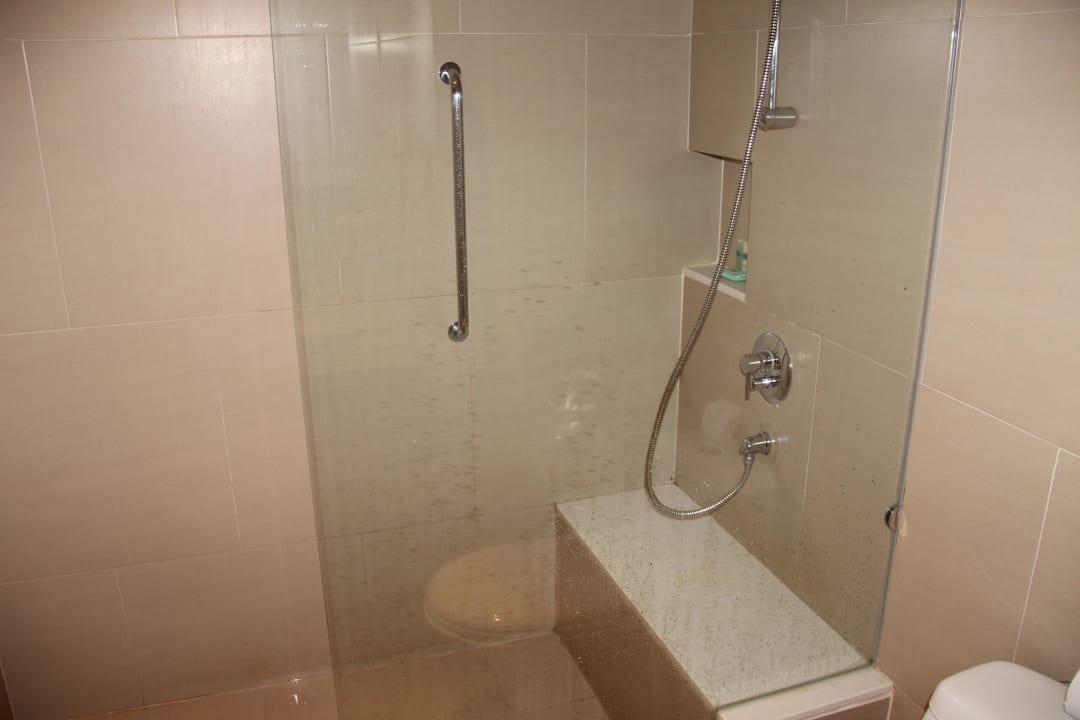 Mit Regendusche Swissotel Resort Phuket Patong Beach