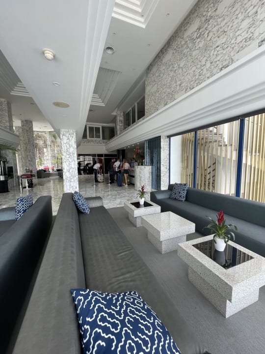 Lobby TUI BLUE Suite Princess