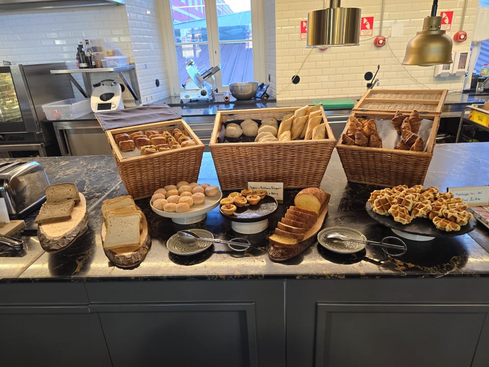 Gastro The Editory Riverside Hotel, an Historic Hotel