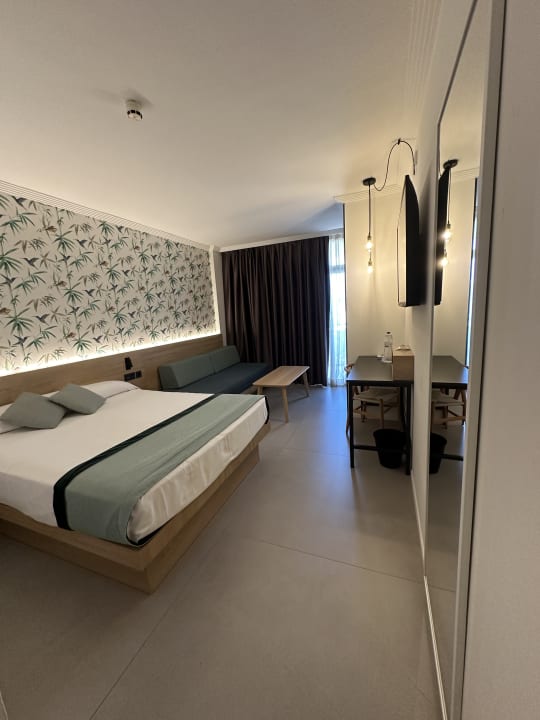 Zimmer Hotel Palas Pineda