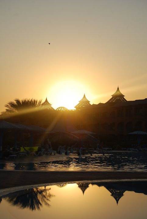 Zachód słońca Dreams Beach Resort Marsa Alam